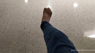 Candid Feet At Mall - Amateurs