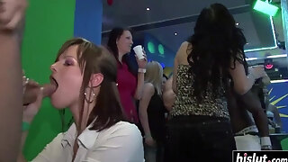 Sloppy Blowjob At The Sex Party