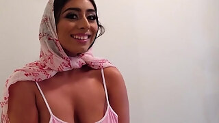 Large-bosomed Arabic Camgirl Porn Video