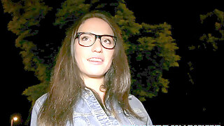 Publicagent Super-steamy Dark Haired Spreads Her Legs For Outdoor Tearing Up