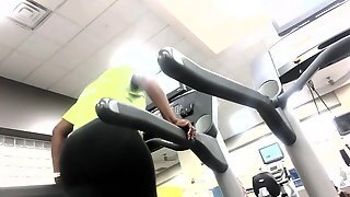 Big Ass Nubian Milf Running On Treadmill
