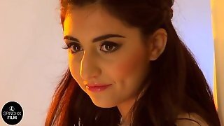 Carinas Opera Seria - Darkhaired Babe
