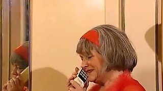 Omi Ist Die Scharfste