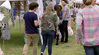 Gillian Jacobs - ''love'' S2