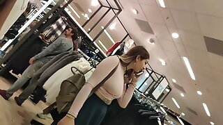 Sexy Joven Petite Me Pone Muy Caliente Con Sus Movimientos De Culo En El Hotel