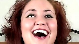 Hot Plumper Has Orgasms On The Sybian