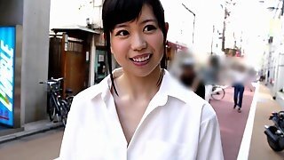 Skinny Japanese Teen Gets Fucked After A Blind Date