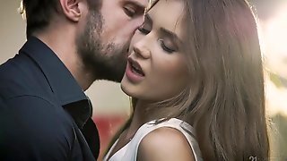 Cute Natural Teen Mary Rock Romantic Sex