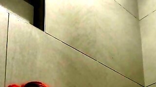 Amateur Masterbation In The Shower