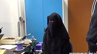 Muslim Darling Gets Rod In Her Cunt