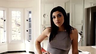 Naomi Swan Is Having An Affair With Her Handsome Boss And Moaning From Pleasure While Cumming