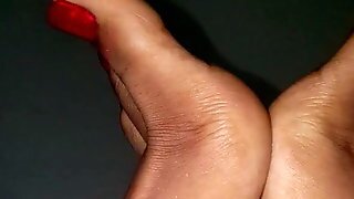 Bri Oiled Feet Soles 2