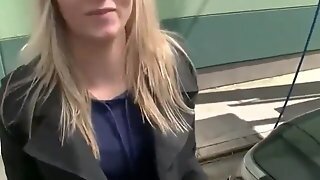 Notgeile Deutsche Blondine Lutscht Und Schluckt!