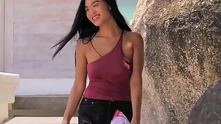 Asian Teenage Kahlisa One Day With Her Beauty