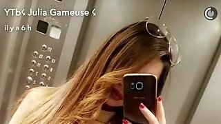 Julia Gameuse Montre C'est Seins Sur Snapchat