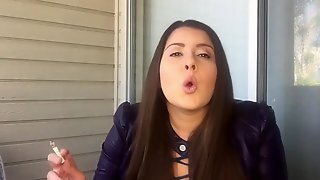 Smoking Bitch Aus Amerika In Facebook