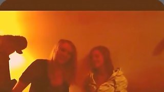 Amateur Girls Lesbo Kiss