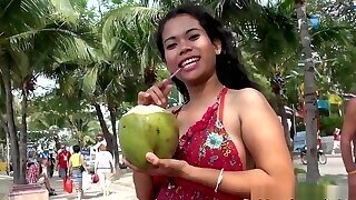 Tuktukpatrol Movie: Nees