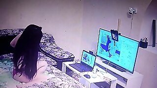 Dark-haired Girl Has Webcam Sex And Masturbation (live)
