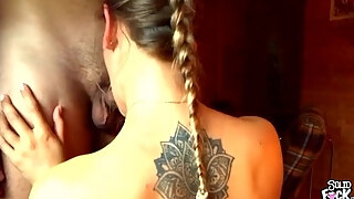 Attractive Uk Mom With A Splendid Bootie Loves To Blowing And Shag - Homemade Sex