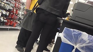 Fit Brunette Bubble Butt In Yoga Pants