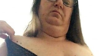 Goldfish611 Bra Removal