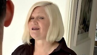 Busty Mature Lady Pounded Vigorously And Sprayed With Cum