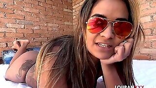 Slut With Big Butt Relaxes In The Sun Before Sex