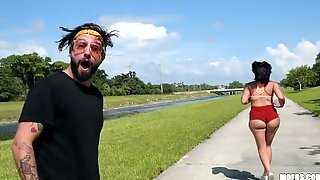 American Runner Seduced Latina Hottie Valentina Jewels
