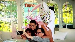 Restaurant Sex And Teen Surfer Girl Uncle Fuck Bunny