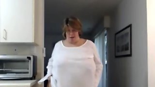 Awesome Streaptease From Beautyful Mature