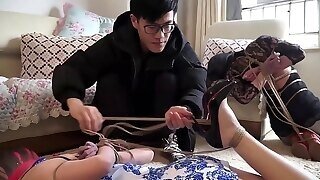 China Woman Bondage Have Fun