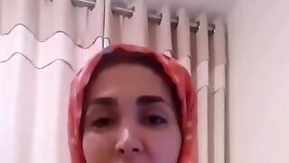 Chubby Arab Mom In Hijab 3