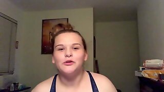 Busty Cow Pumps Milk From Her Fat Tit