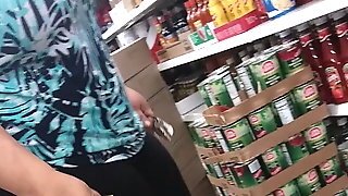 Thick Phat Booty Spanish MILF In Dollar Tree