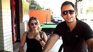 Rolou Uma Putaria Com A Loira No Bar