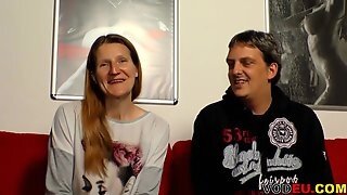 Kleine Titten Brunette Wird Gefickt