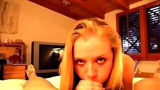 Deliziosa Teen Bionda In Hotel