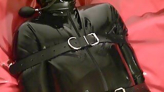 Femdomination, Latex Footjob