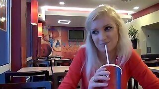 Ostblock-nutte Bei Kfc Anal Besamt