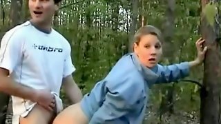 Amateur Sex Making Out In Woods