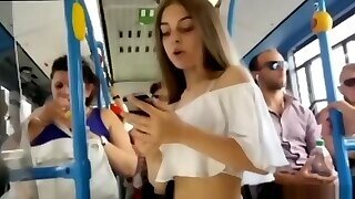 Hermosa Pendeja 18 AÃ‘os Candids En La Calle Y En El Bus